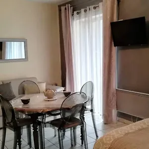 Meuble Classe 3*** Ideal Cure Thermale, Avec Terrasse De 30m2, Magnifique Vue Appartement Vichy